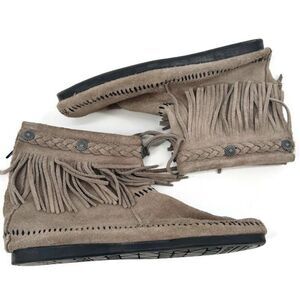 Grey Fringe Minnetonka Booties Women's Size 8‎